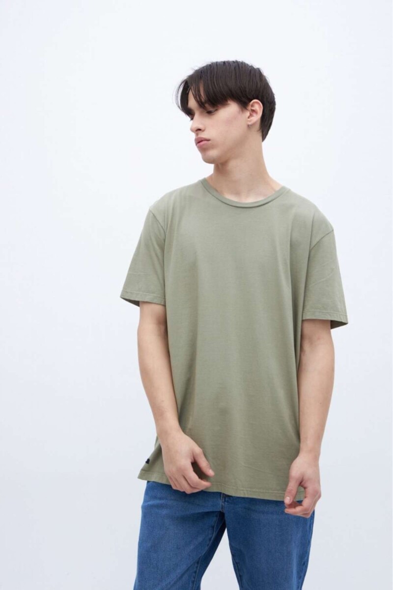 Remera Boris - Oliva 