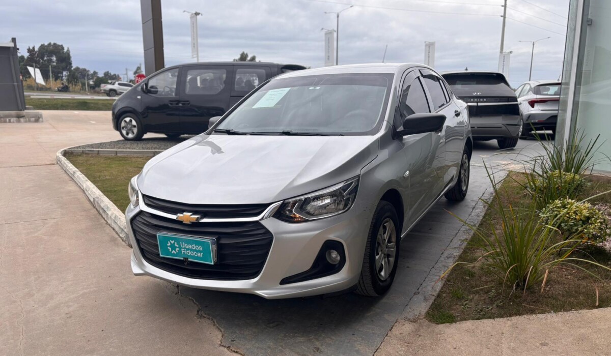 Chevrolet Onix Plus LS - 2023 Chevrolet Onix Plus LS - 2023