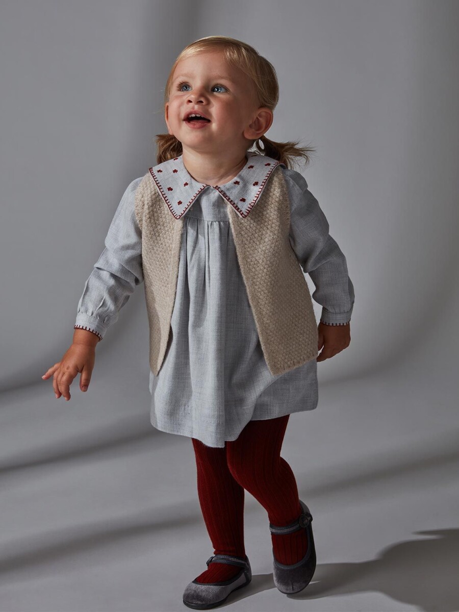 Vestido Cuello Grande Con Bordados Gris