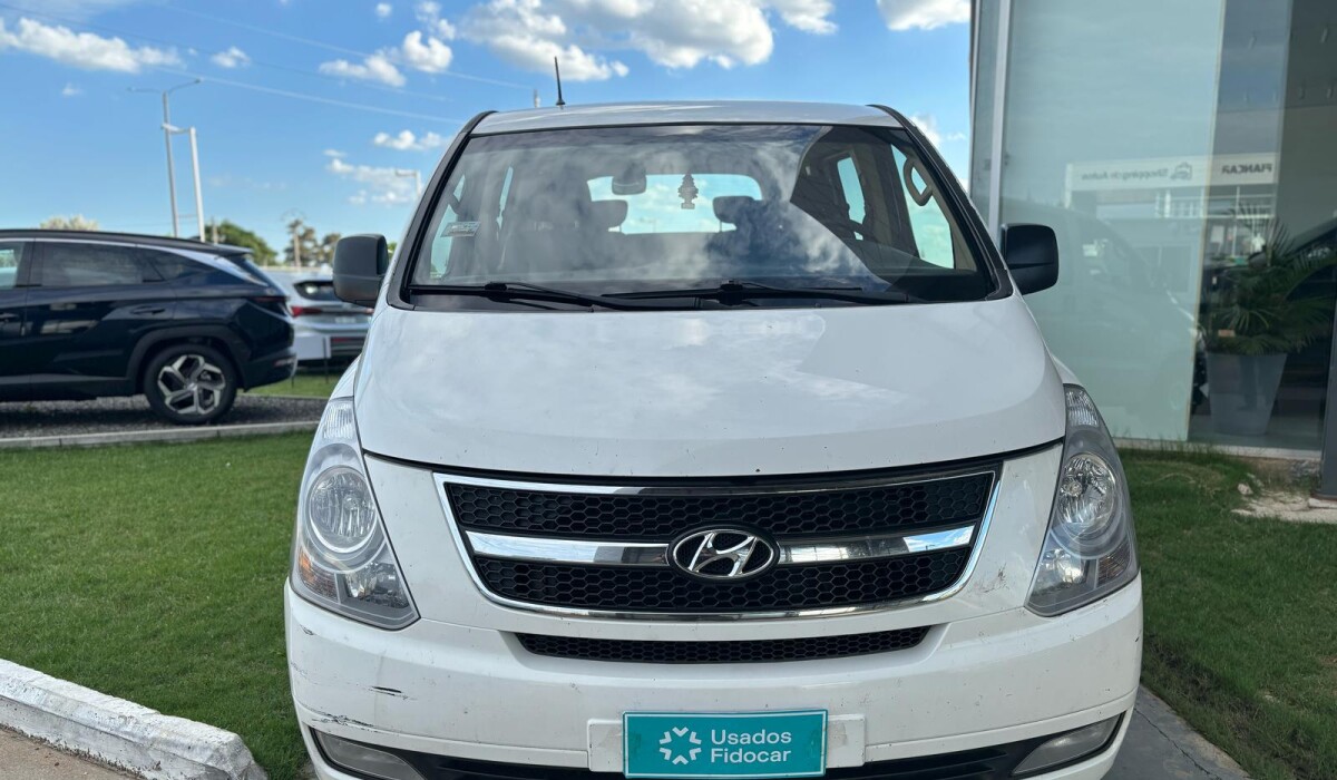 Hyundai H1 MiniBus 12 Plz GLS Diesel - 2014 Hyundai H1 MiniBus 12 Plz GLS Diesel - 2014