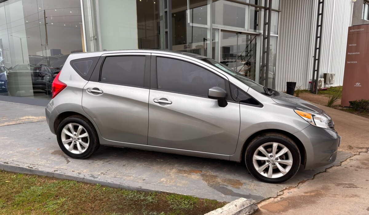 Nissan Note Advance CVT - 2015 Nissan Note Advance CVT - 2015