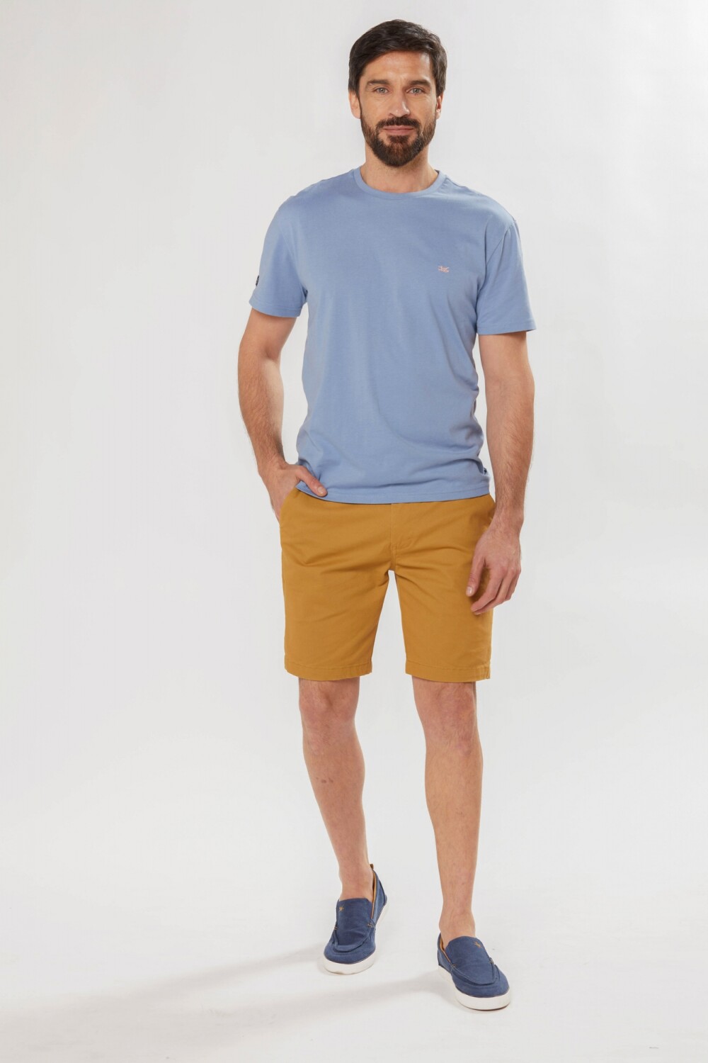 BERMUDA CLÁSICA CON SPANDEX Mostaza