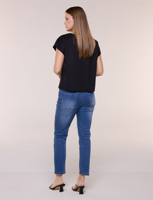 Blusa Con Bordado De Perlas En Escote NEGRO