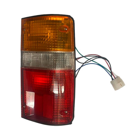 FAROL TOYOTA HILUX 90/ TRAS.DER.4 TORNILLOS TYC FAROL TOYOTA HILUX 90/ TRAS.DER.4 TORNILLOS TYC