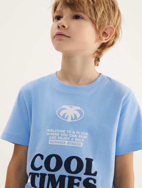 CAMISETA INFANTIL CON ESTAMPA AZUL
