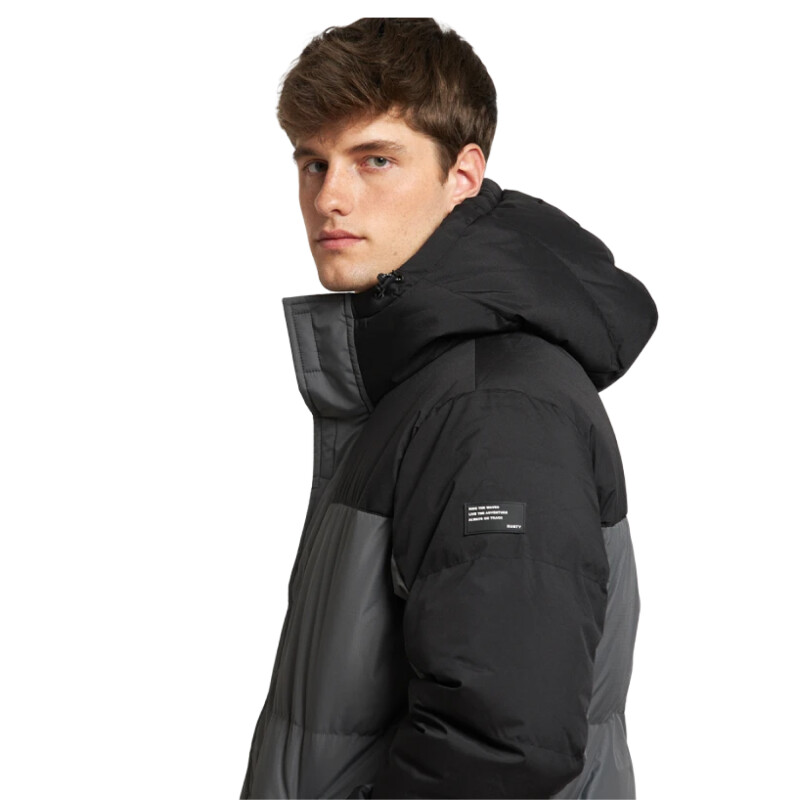 Campera Rusty Ovar - Negro Campera Rusty Ovar - Negro