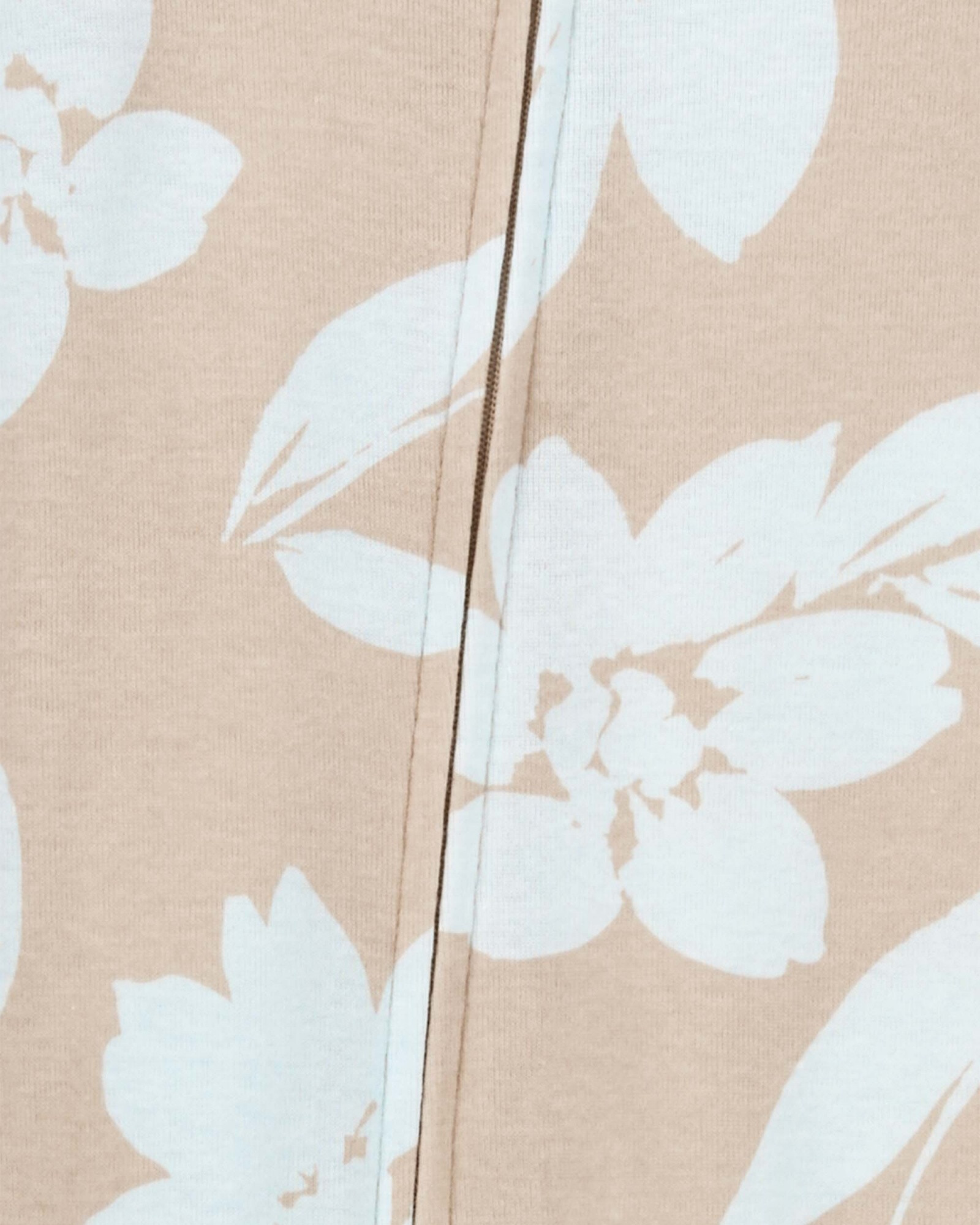 Pijama una pieza de algodón, con pie, beige, diseño floral. Talles 12-24M Sin color