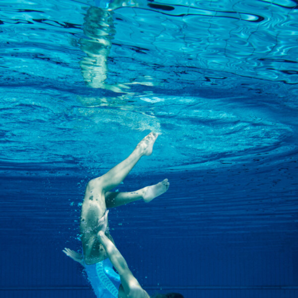 Lentes De Natación Espejados Entrenamiento Adultos Arena The One Mirror Goggles Plateado y Negro