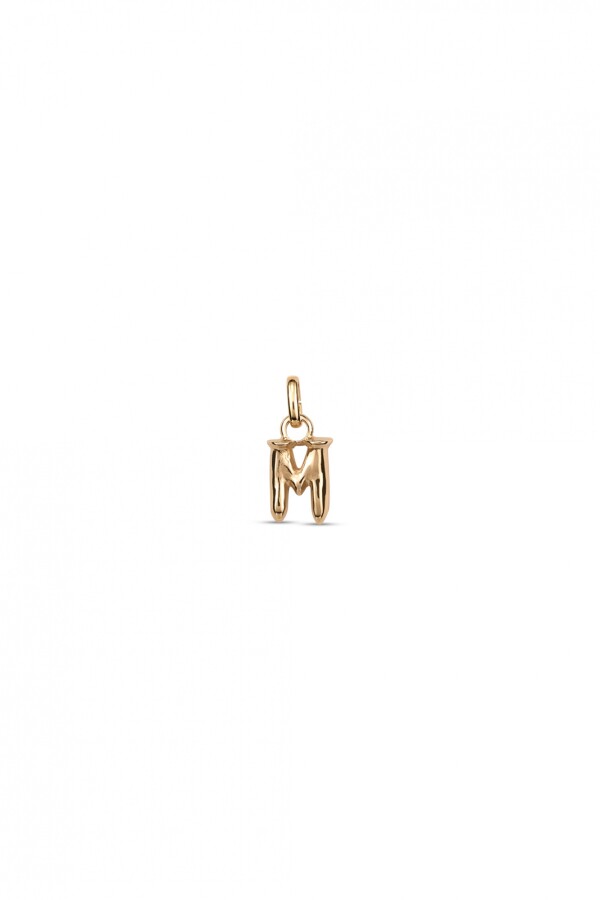CHARM DE ALEACION DE METALES BAÑADO EN ORO DE 18 K CON FORMA DE LETRA M CON ARGOLLA Charm