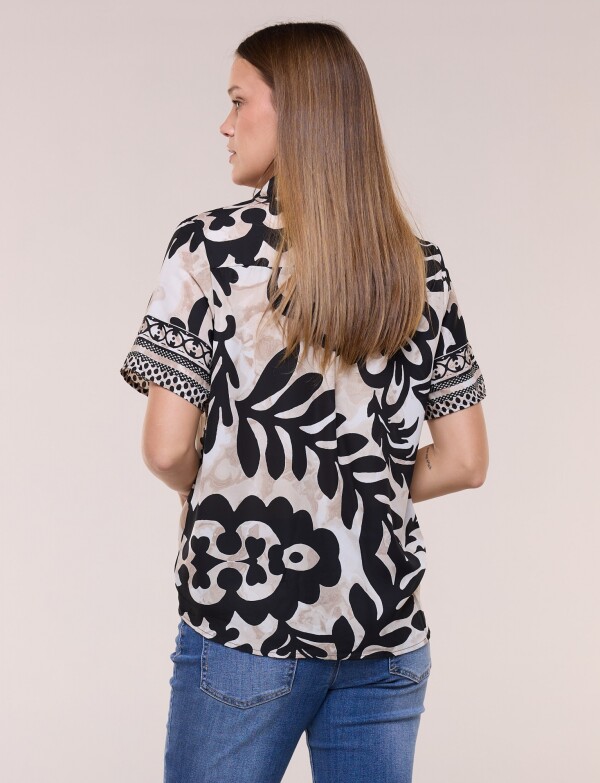 Camisa Manga Corta Nudo Printed MULTI/NEGRO