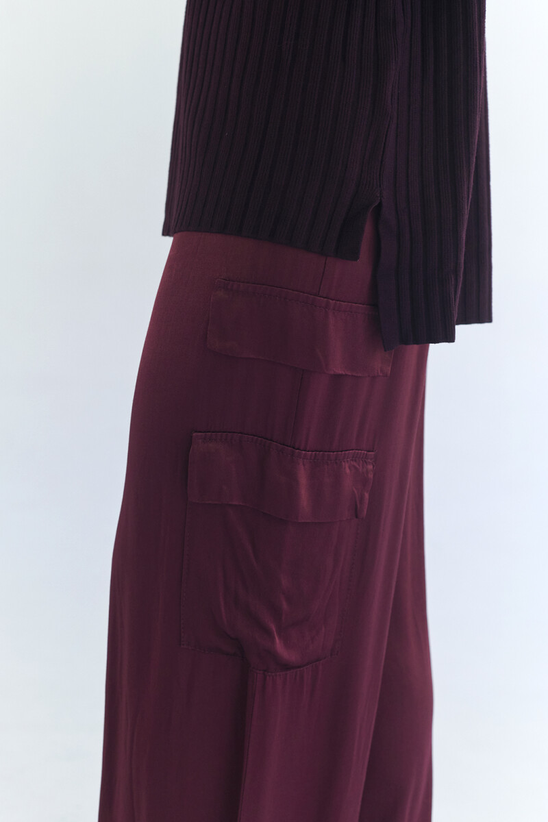 PANTALON CARGO SEDA VINO