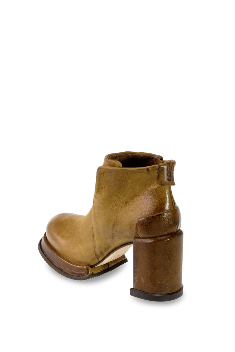 BOTAS Beige