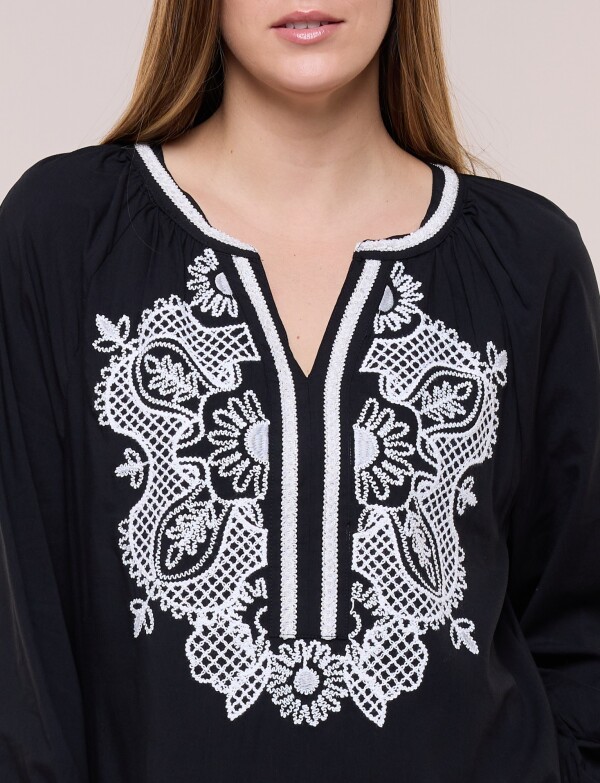 Blusa Con Bordado De Arabescos NEGRO/BLANCO
