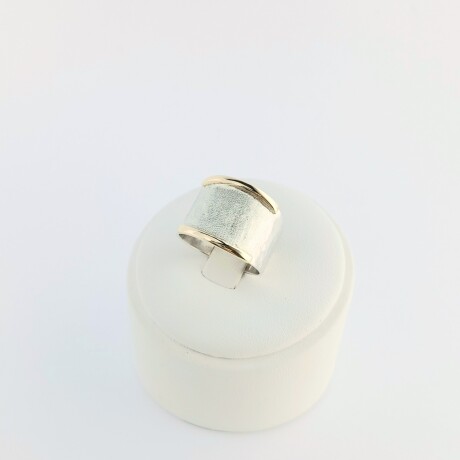 Anillo de plata 925 y double en oro 18 ktes. Anillo de plata 925 y double en oro 18 ktes.