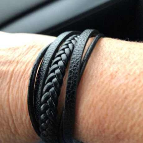 Pulsera cuerina negra diseño trenzado Negro