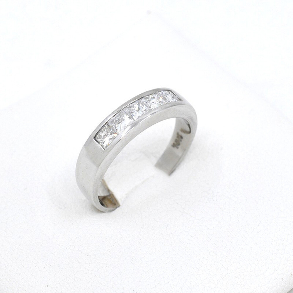 Anillo Medio Sin Fin En Oro Blanco 18K Y Brillantes Corte Princesa Anillo Medio Sin Fin En Oro Blanco 18K Y Brillantes Corte Princesa