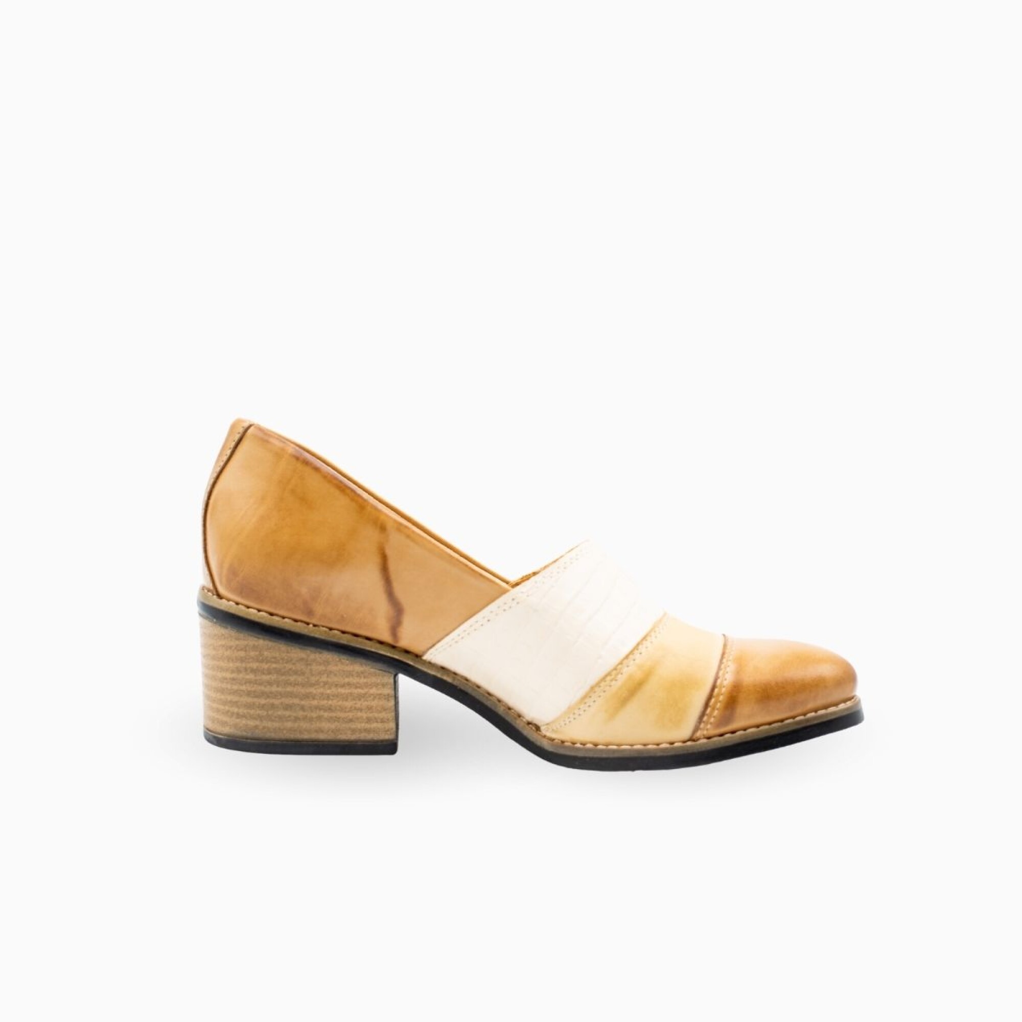 Loafer Zuecos Daniel Cassin ZAPATO 35-41 MAIZ PORCE — Los