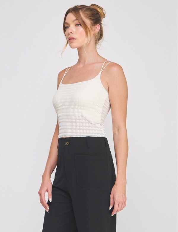 Top Crop Texturado Con Breteles Dobles Cruzdos CRUDO