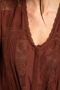 Blusa Encaje Marron