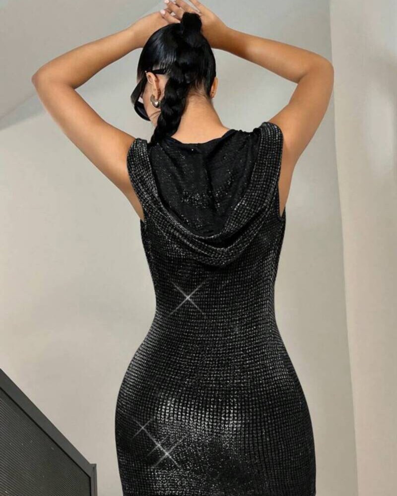 VESTIDO CON CAPUCHA BRILLANTE Negro