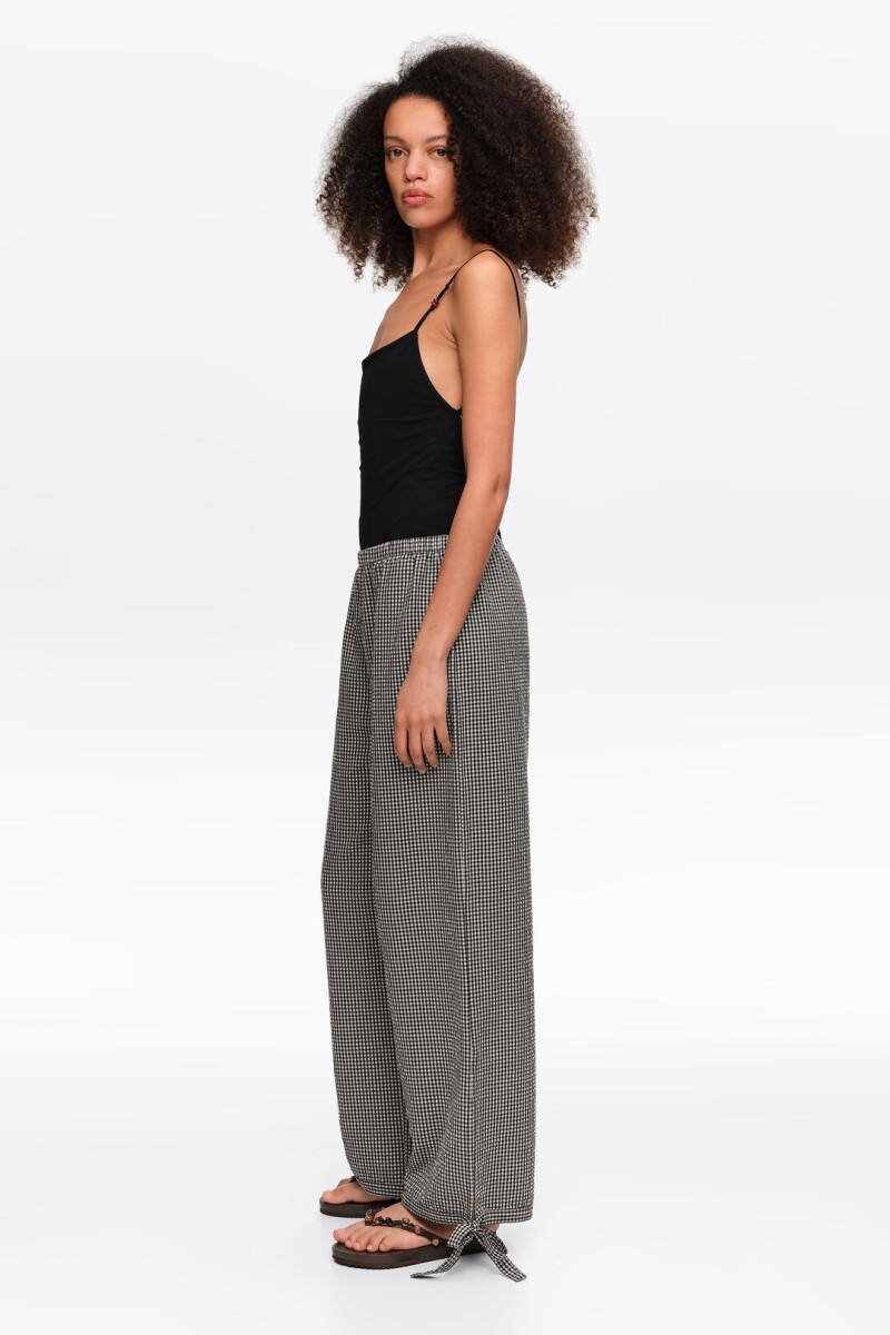 PANTALÓN RECTO CUADROS Negro
