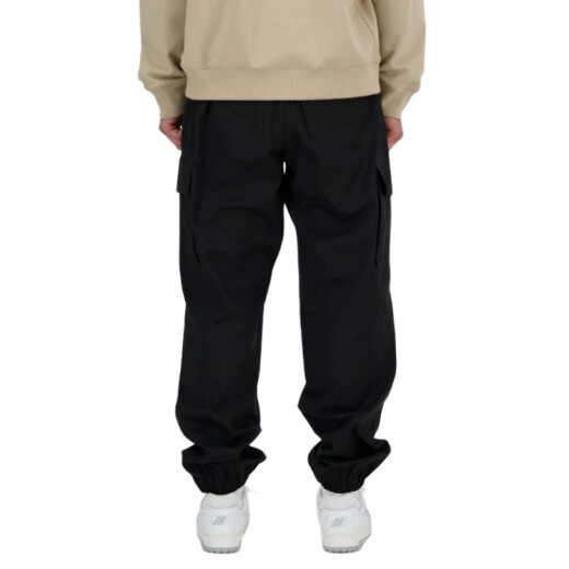 Pantalon New Balance Twill Cargo Jogger - Negro Pantalon New Balance Twill Cargo Jogger - Negro