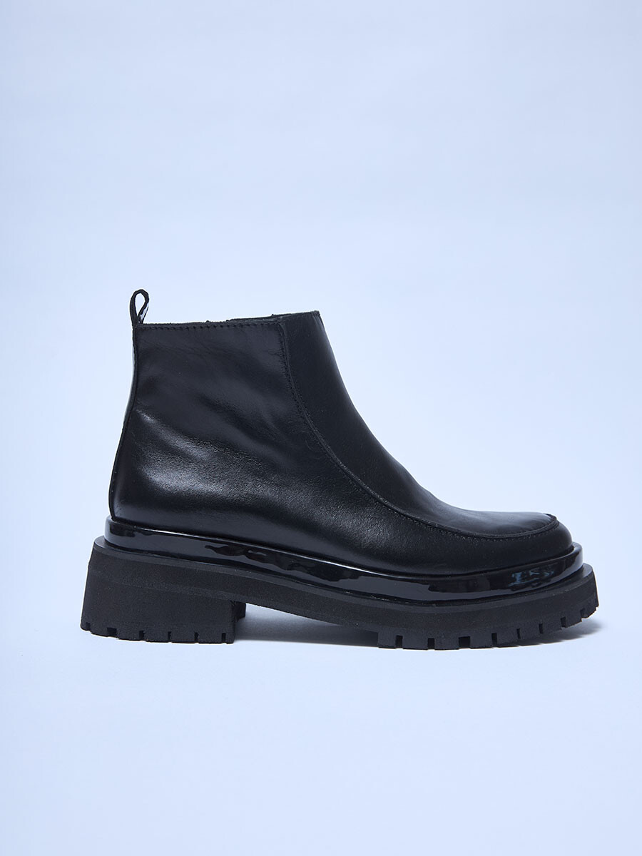 BOTA MILA 