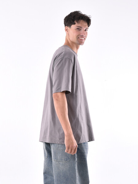 REMERA DEN GRIS OSCURO