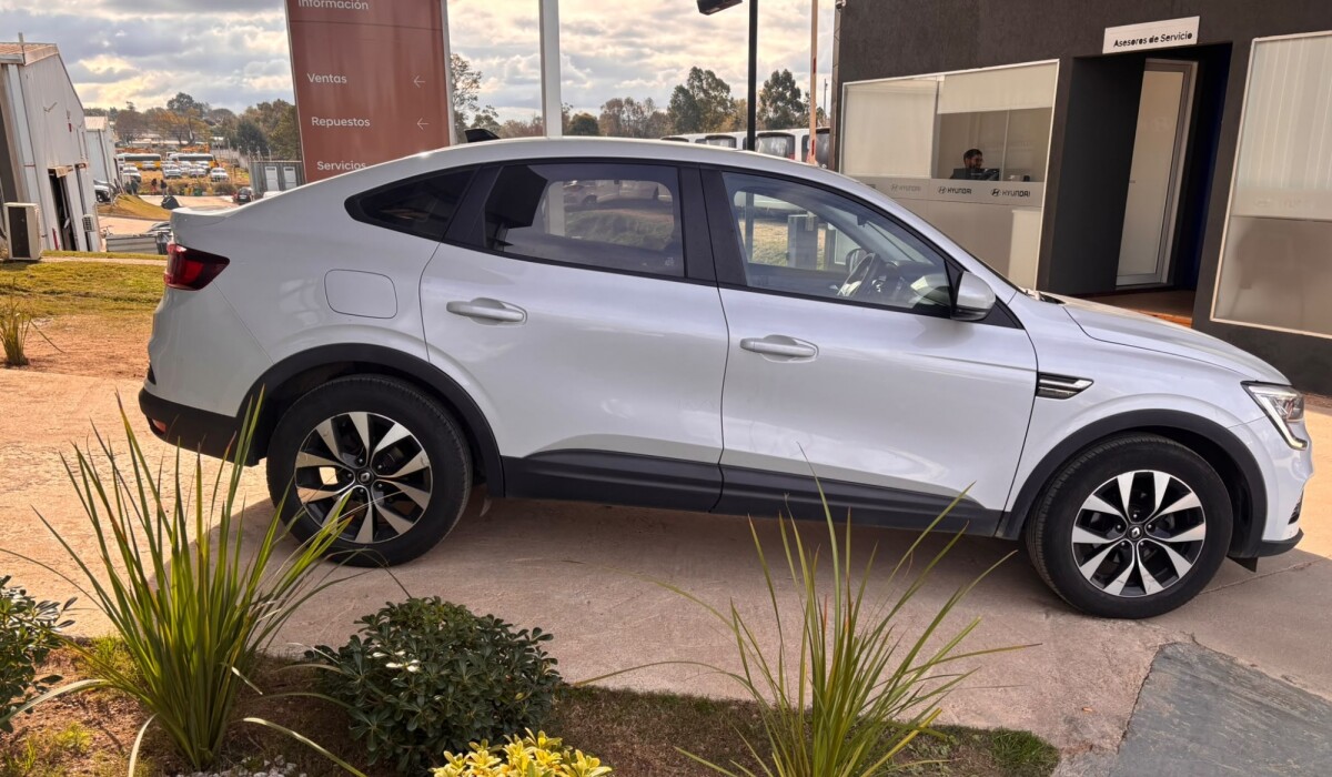 Renault Arkana 1.3 E-Tech Hybrid Intens - 2023 (Patente 2026 paga) Renault Arkana 1.3 E-Tech Hybrid Intens - 2023 (Patente 2026 paga)