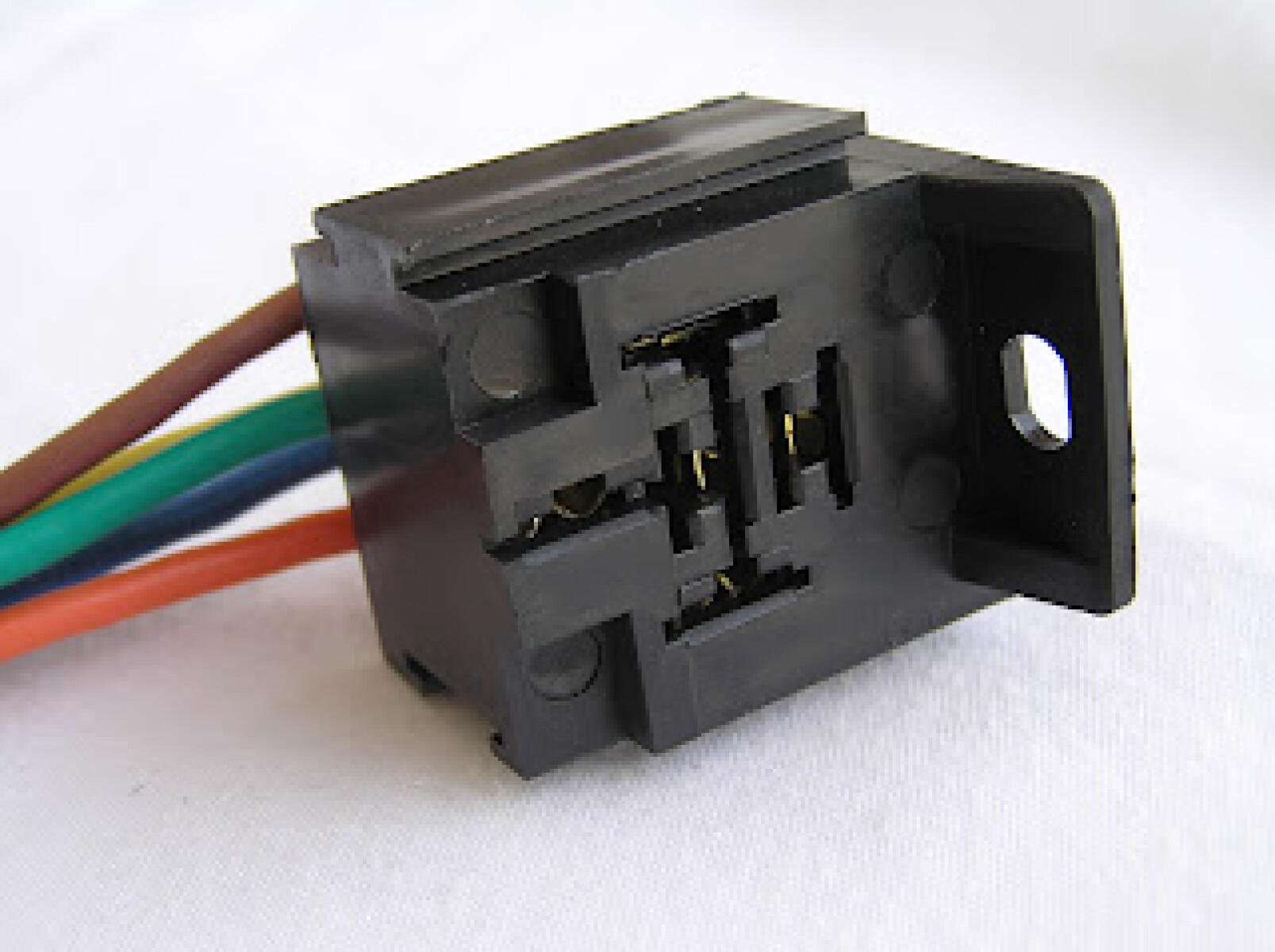 ENCHUFE - PORTA RELAY CON BASE - 