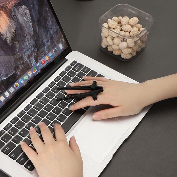 Palillos Para Comer Sin Ensuciar las Manos Dedos Plástico Color Negro