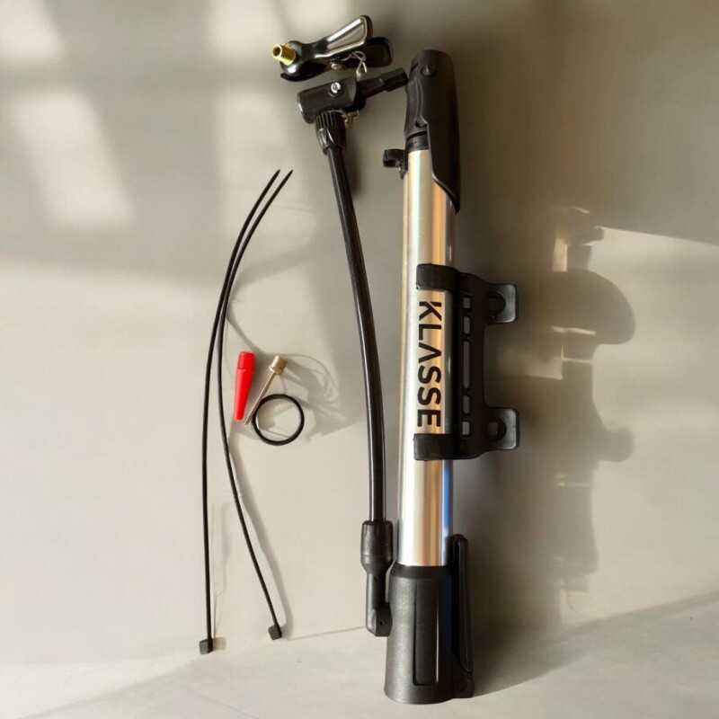 Inflador portable Klasse | Incluye soporte para bicicleta Inflador portable Klasse | Incluye soporte para bicicleta