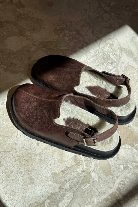 Zueco Home Chocolate