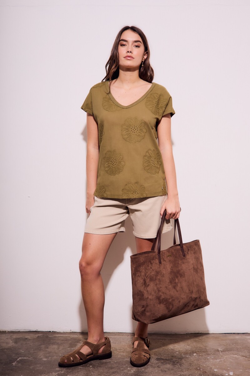 Remera Bordada Alodón Flame Oliva