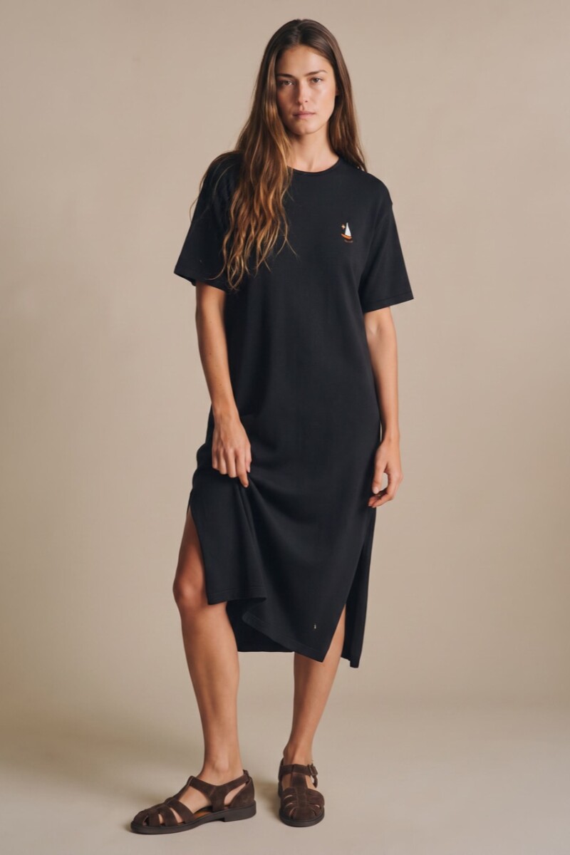 Vestido Tejido Con Bordado Negro