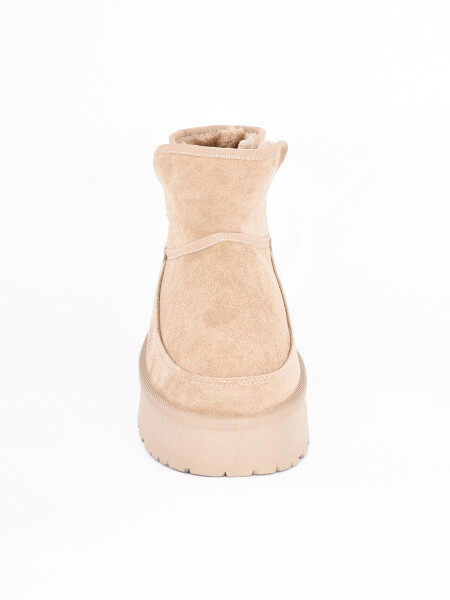 BOTA ULGA PLATAFORMA BEIGE CLARO