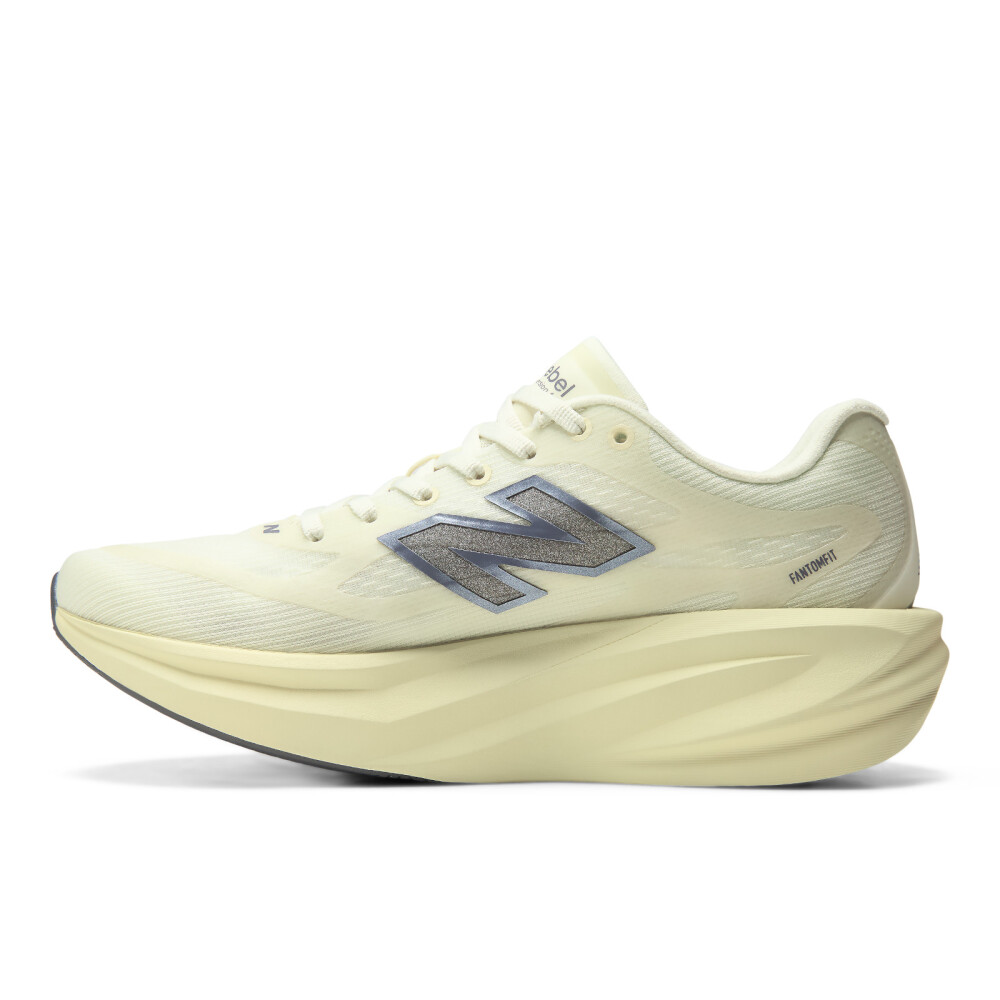Zapatillas Running Supercomp Rebel V1 Mujer Beige