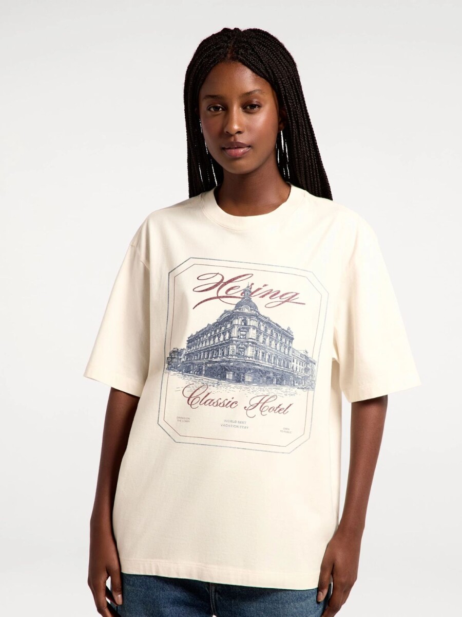 CAMISETA OVERSIZED CON ESTAMPA - BEIGE 