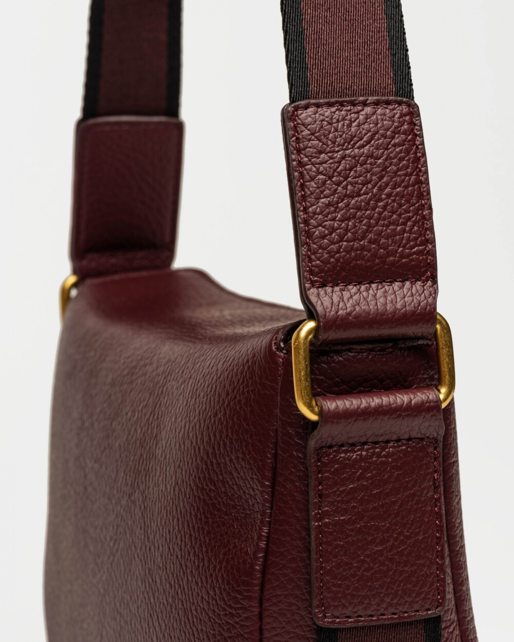 Bandolera Key en efecto cuero graneado Bordeaux