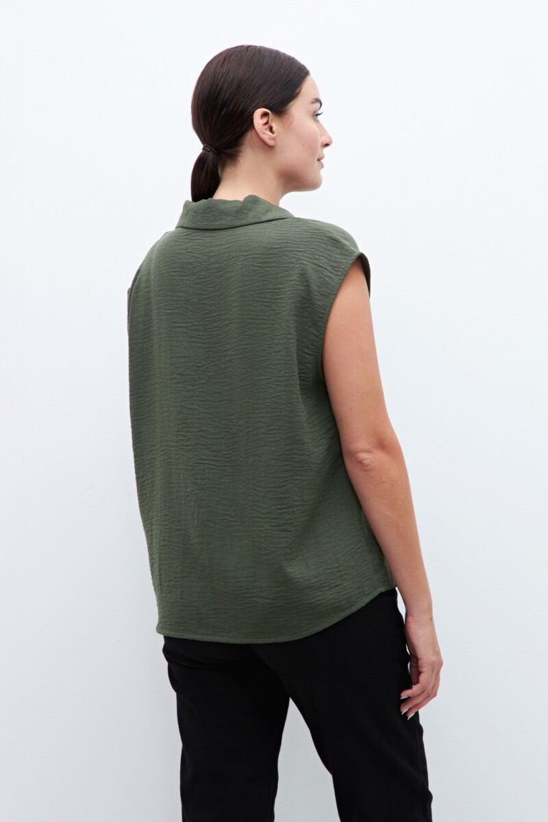 Blusa cuello camisa verde oliva