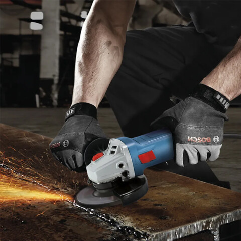 Amoladora angular 4.1/2" 710W + 5 discos GWS700 BS0212