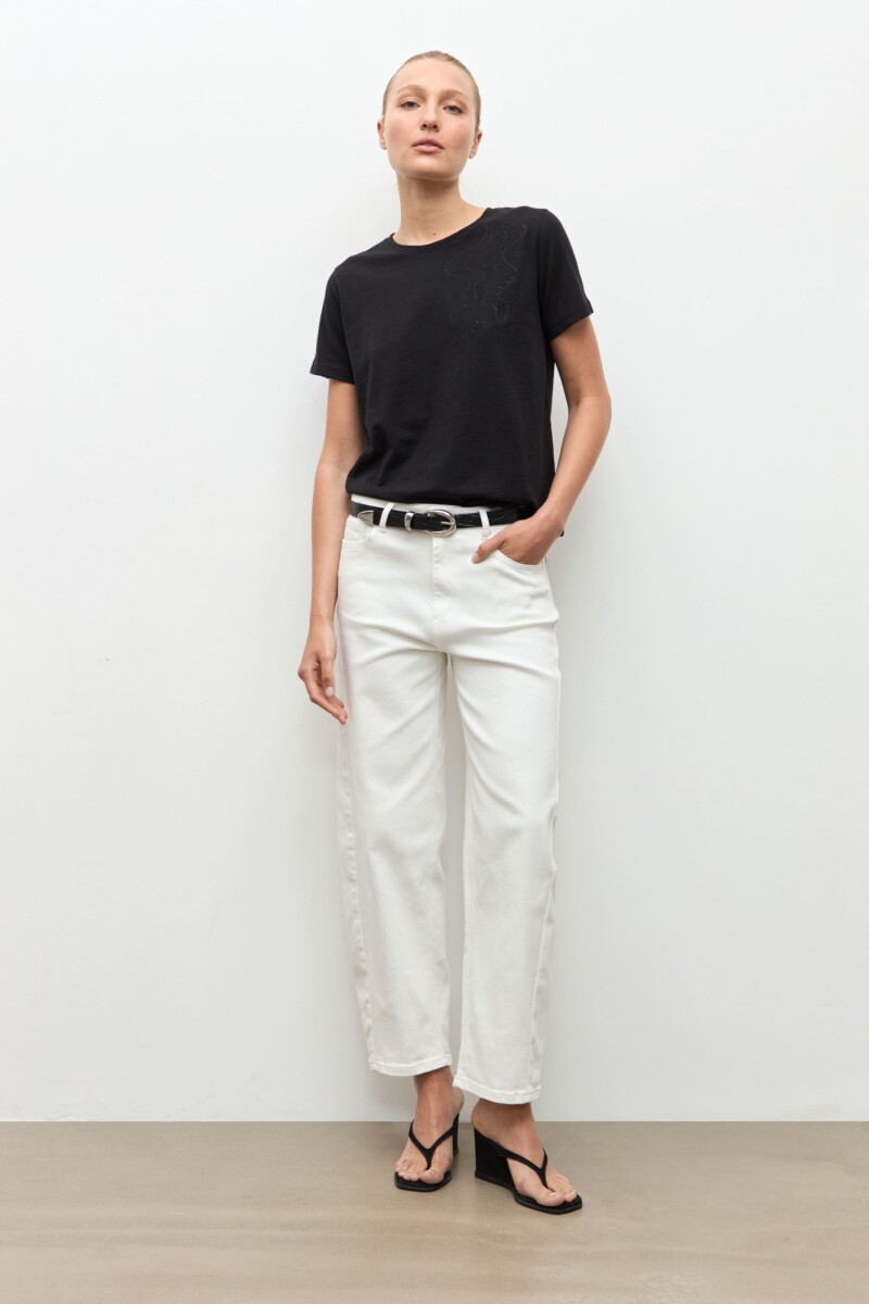 Remera bordado con brillos - negro 