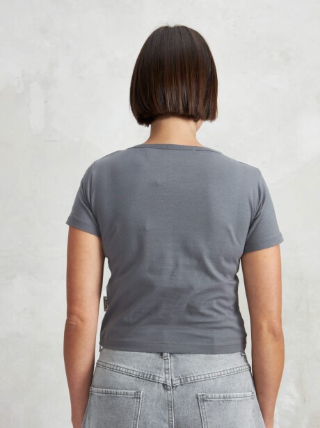 REMERA YUZU GRIS