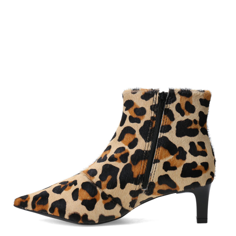 Botas de Mujer Bottero Caña Baja Y Taco Fino Animal Print