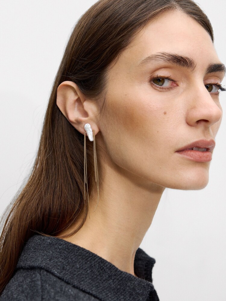 Pendientes Largos Con Perlas De Agua Dulce dorado