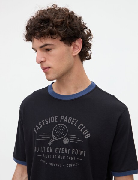 Remera Mikel Negro