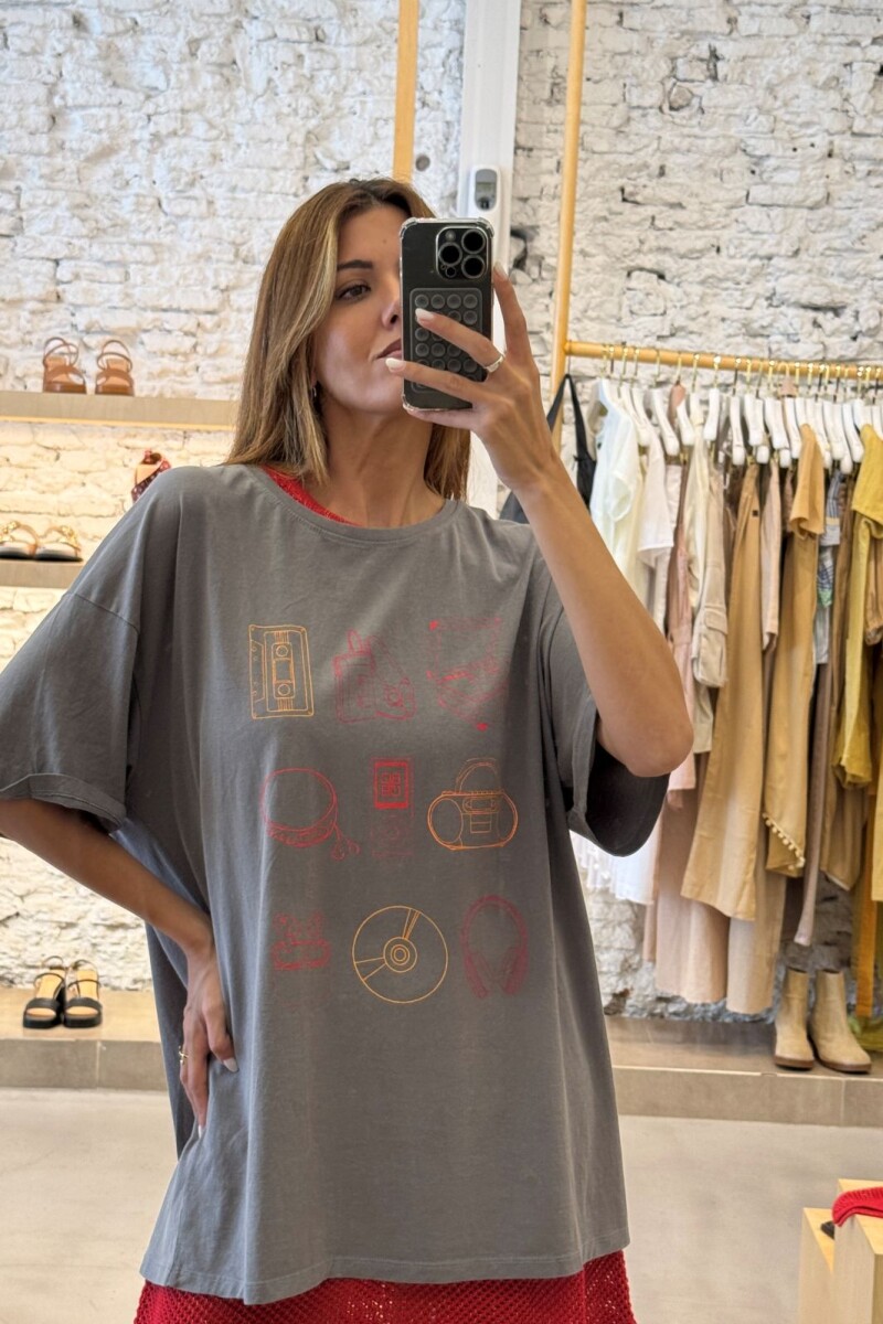 Remera Inezita Music Gris
