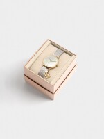 Reloj Bicolor De Punto Metálico Con Charm bicolor
