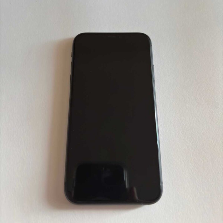 iPhone 11 64 GB - Black iPhone 11 64 GB - Black