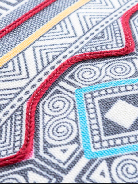 PUFF CUADRADO TEXTIL ETNICO BORDO BORDEAUX